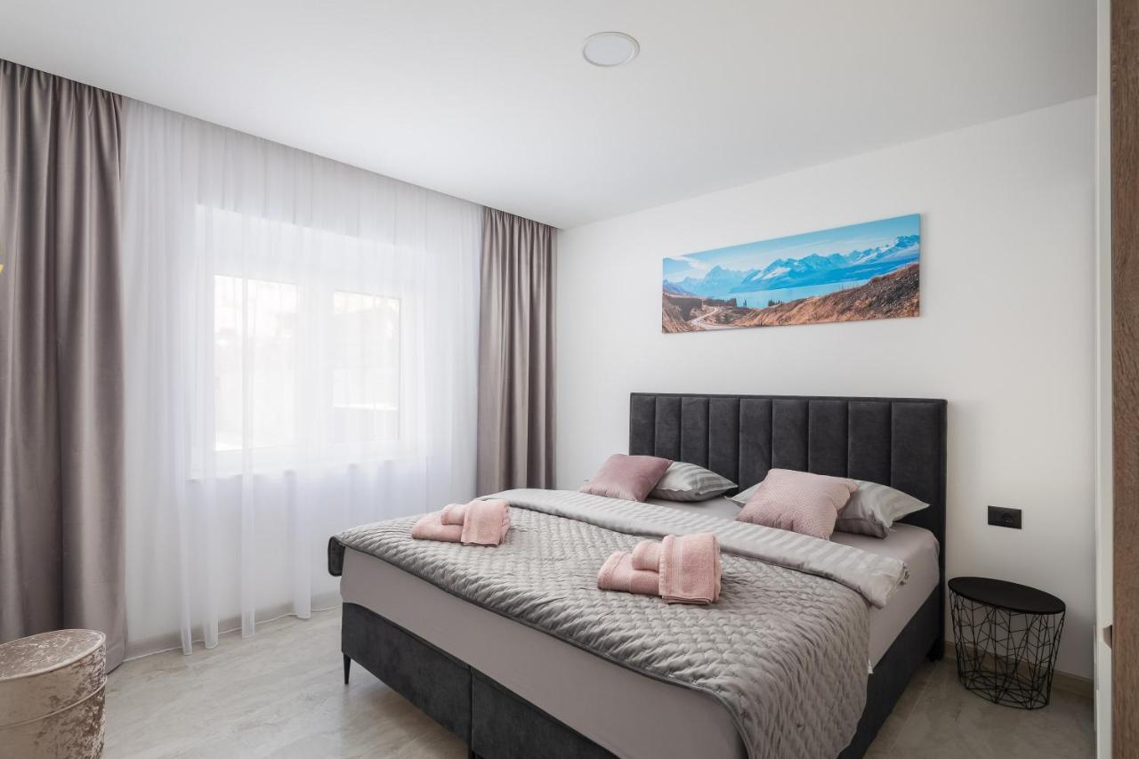Luxury Apartment Lorena - Private Heated Pool - Jesenice  Kültér fotó
