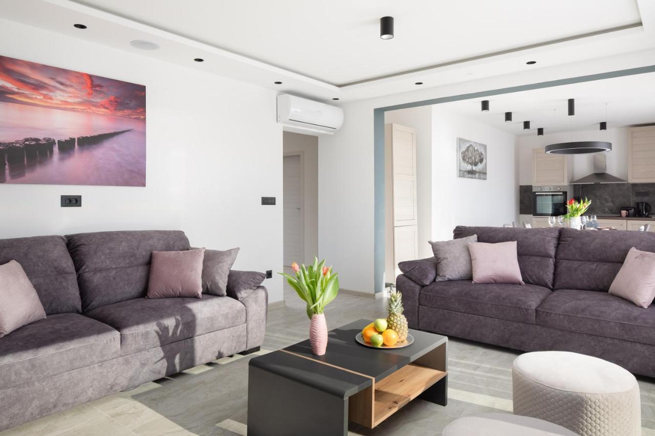Luxury Apartment Lorena - Private Heated Pool - Jesenice  Kültér fotó