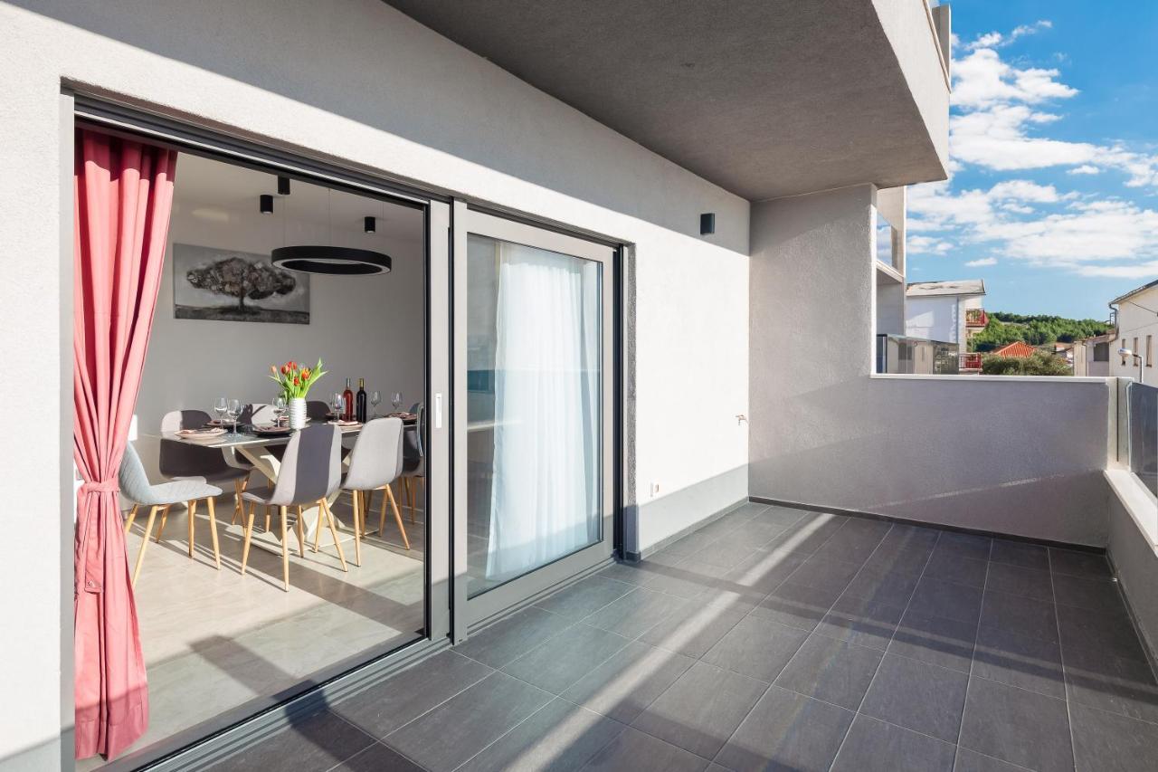 Luxury Apartment Lorena - Private Heated Pool - Jesenice  Kültér fotó