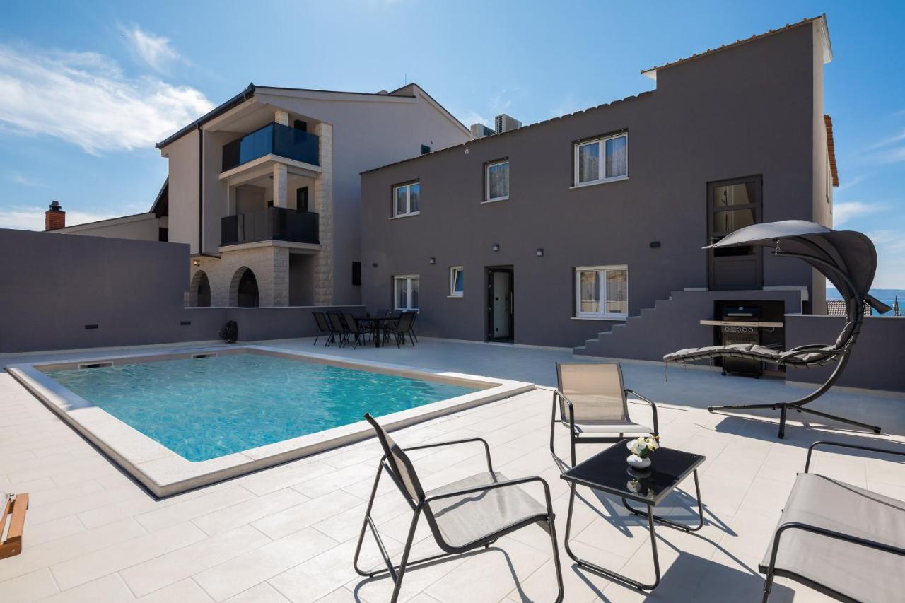 Luxury Apartment Lorena - Private Heated Pool - Jesenice  Kültér fotó