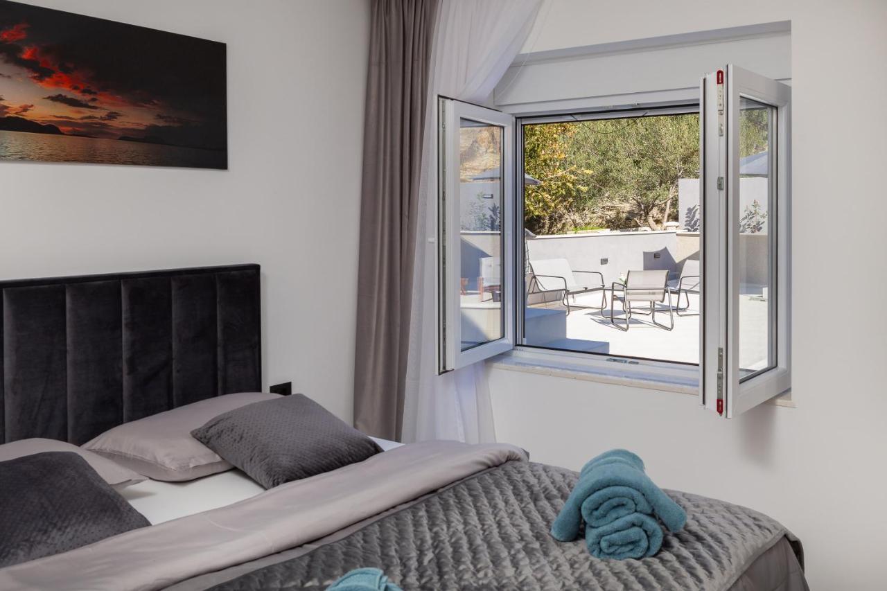 Luxury Apartment Lorena - Private Heated Pool - Jesenice  Kültér fotó