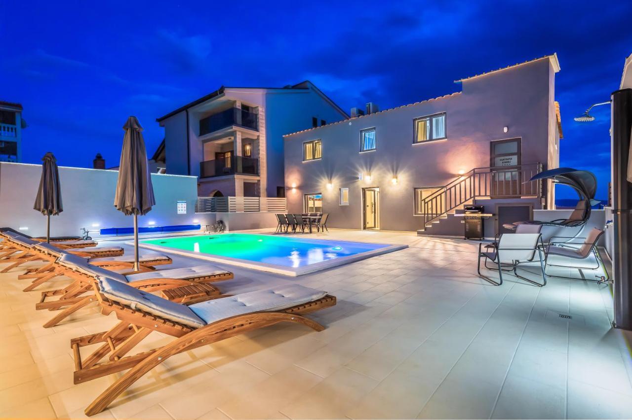 Luxury Apartment Lorena - Private Heated Pool - Jesenice  Kültér fotó