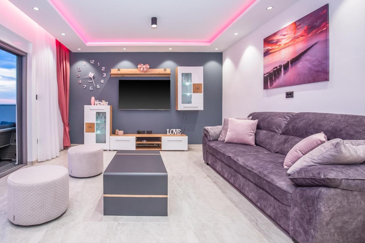 Luxury Apartment Lorena - Private Heated Pool - Jesenice  Kültér fotó