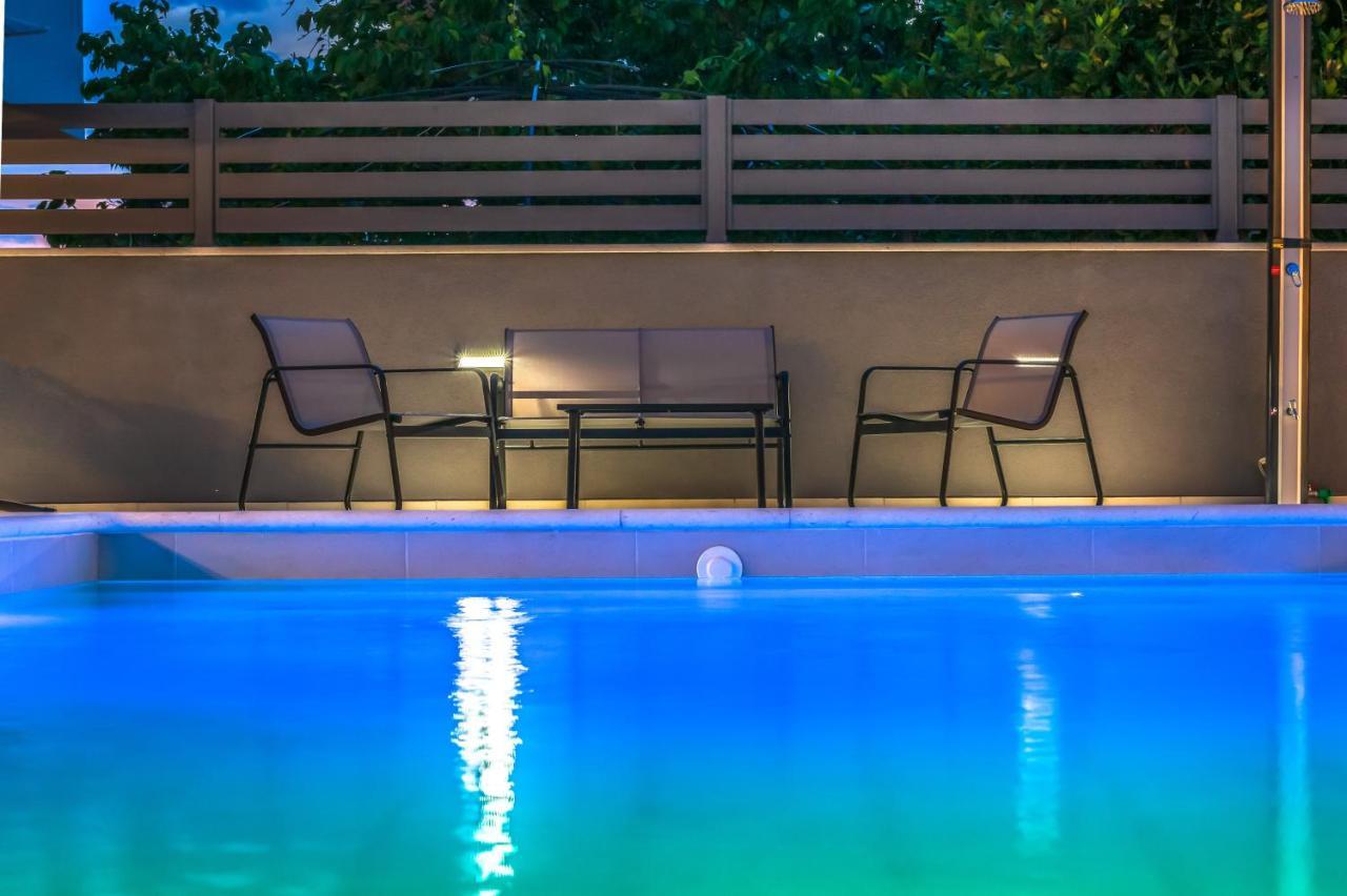 Luxury Apartment Lorena - Private Heated Pool - Jesenice  Kültér fotó