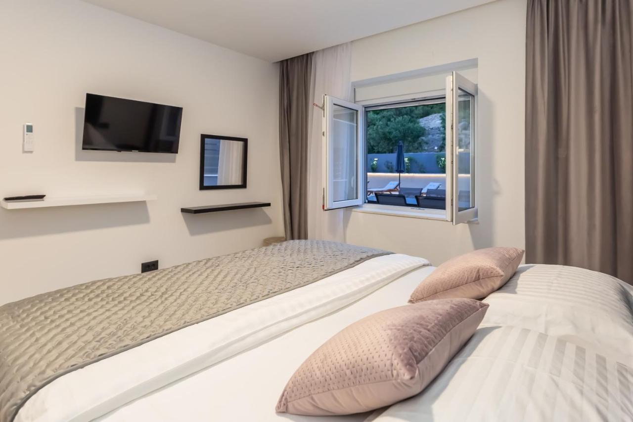 Luxury Apartment Lorena - Private Heated Pool - Jesenice  Kültér fotó