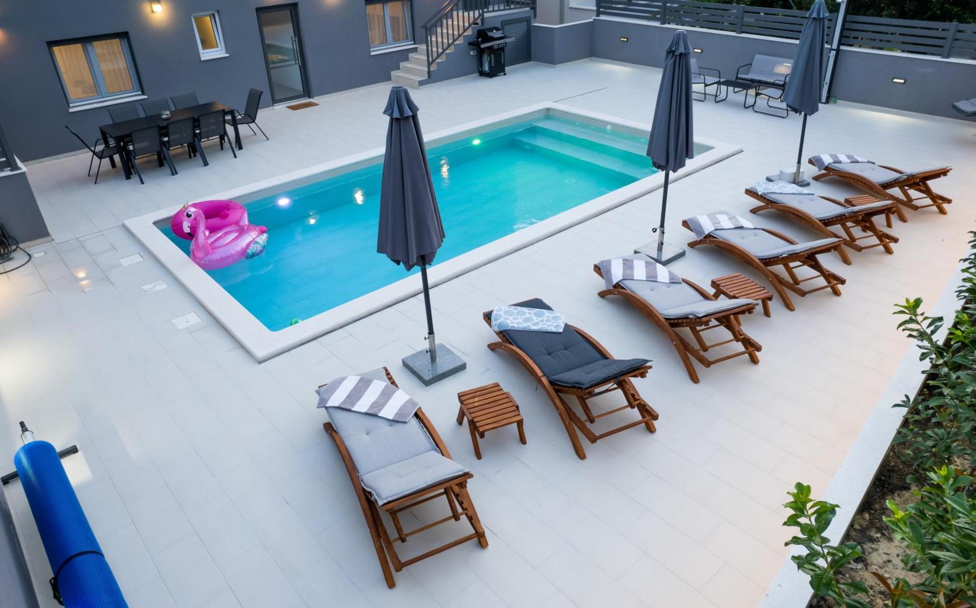 Luxury Apartment Lorena - Private Heated Pool - Jesenice  Kültér fotó
