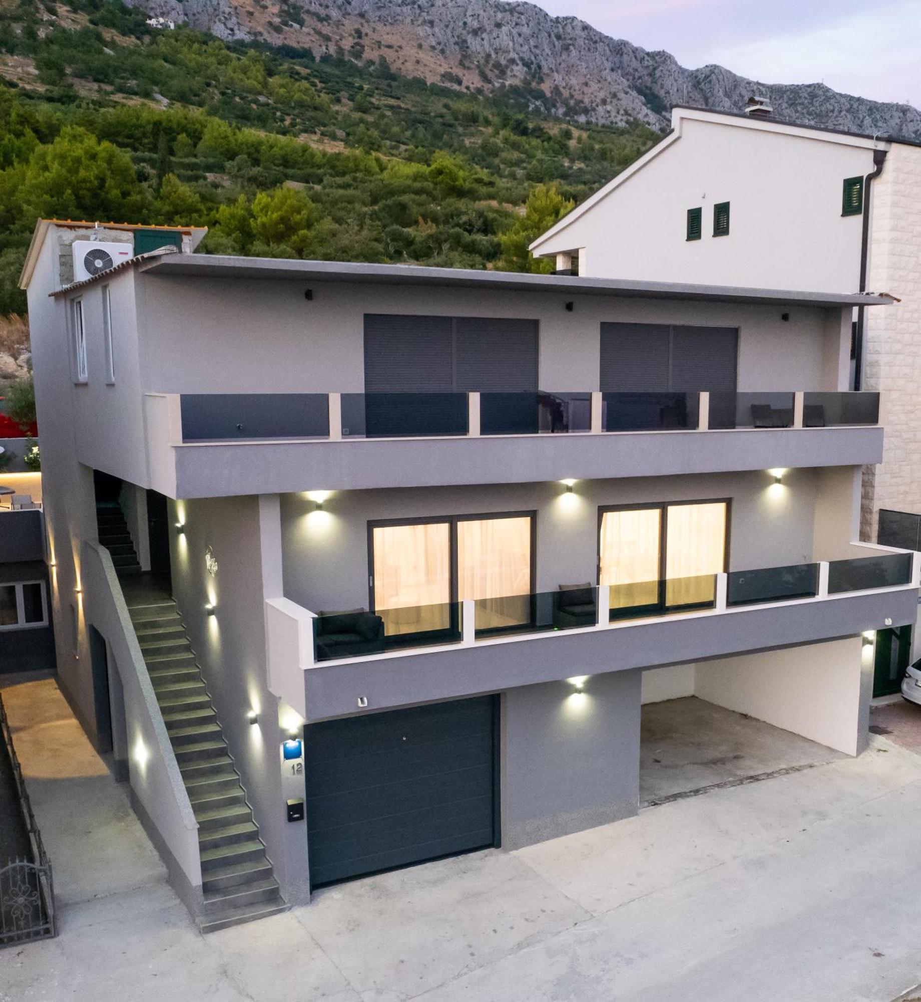Luxury Apartment Lorena - Private Heated Pool - Jesenice  Kültér fotó